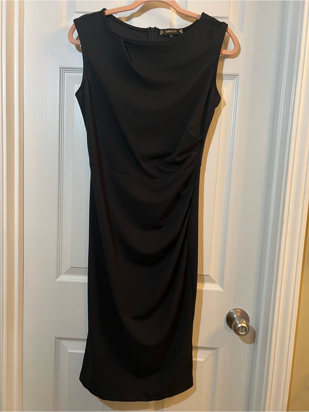 🦋 Miusol Black Sleeveless Midi Sheath Dress size medium